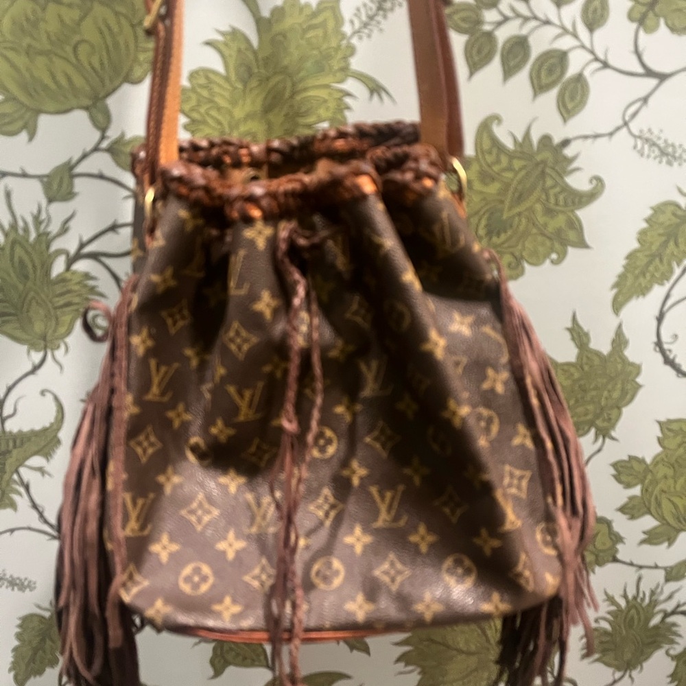 Louis Vuitton Brown Monogram Shoulder Bag NFR attire - Picture 2 of 9